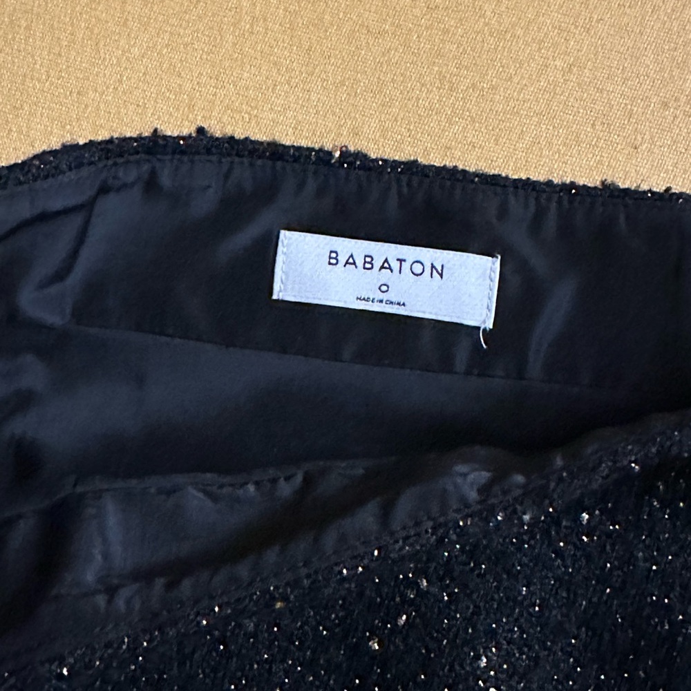 Elegant Babaton Tweed Skirt - Picture 2 of 4